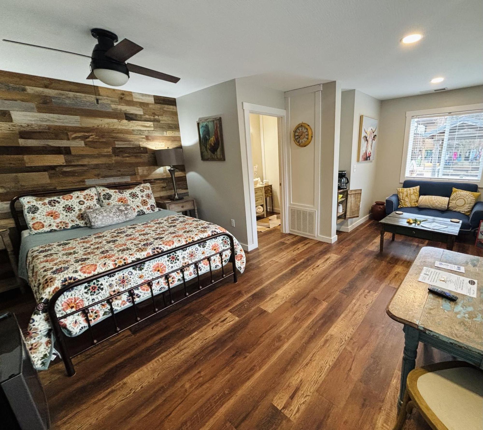 The Iris Garden Downtown Cottages And Suites Nashville Rom bilde